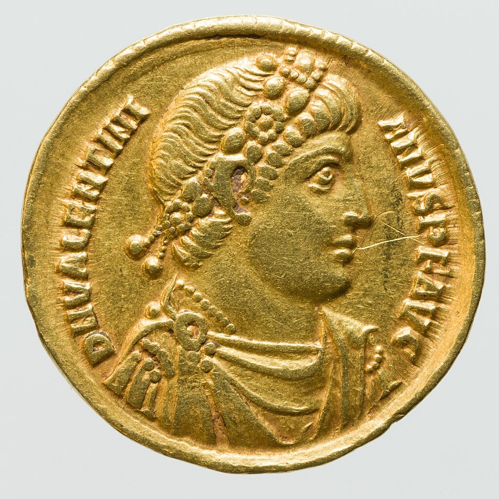 Gold_Solidus_of_Valentinian_II.jpg